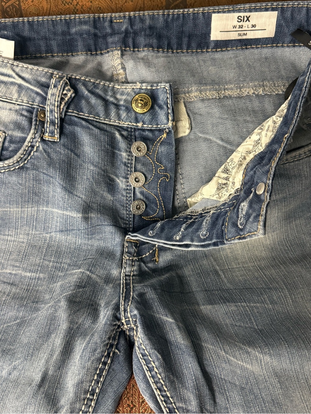 Buffalo David Bitton SIX Slim 32/30
Light Wash Button-Fly Jeans